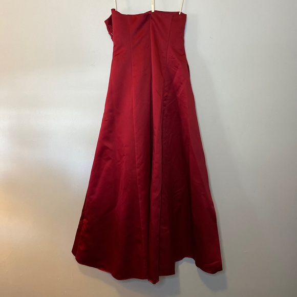 David’s Bridal size 10 Burgundy Gown NWOT - Picture 3 of 12